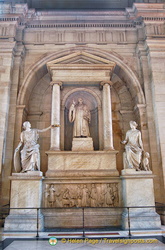 Statue of Chrétien Guillaume de Malesherbes, the only defender of Louis XVI who escaped the guillotine